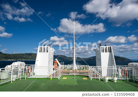Sea as seen from the ship 133509408