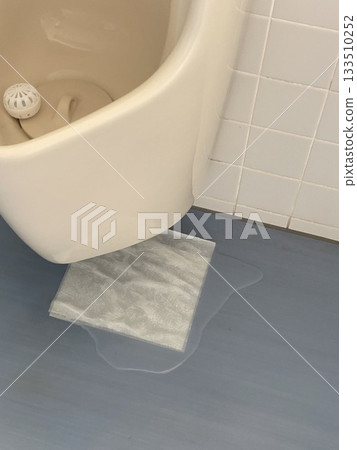 廁所小便鬥漏水 廁所小便鬥漏水 133510252