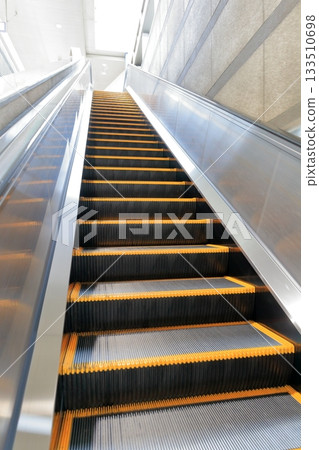 Escalator Escalator 133510698