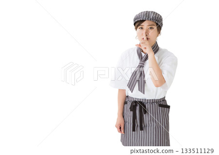 身穿廚師服的女子(剪影) 身穿廚師服的女子(剪影) 133511129