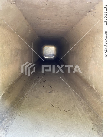 稻田旁的隧道 稻田旁的隧道 133511132