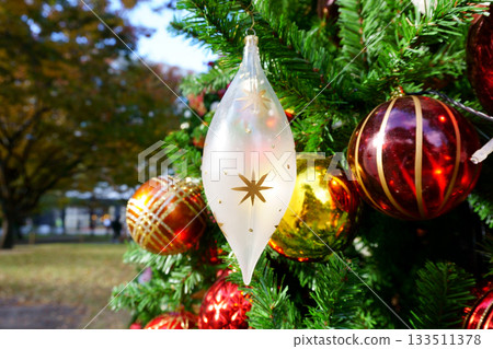 teardrop-shaped Christmas ornaments teardrop-shaped Christmas ornaments 133511378