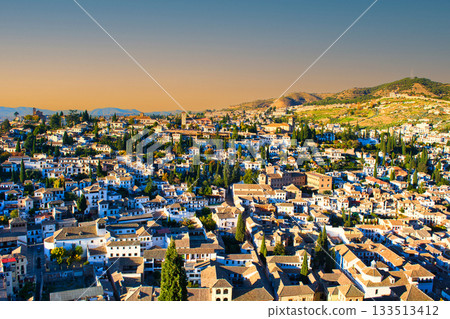 從阿爾罕布拉宮眺望阿爾拜辛區 133513412