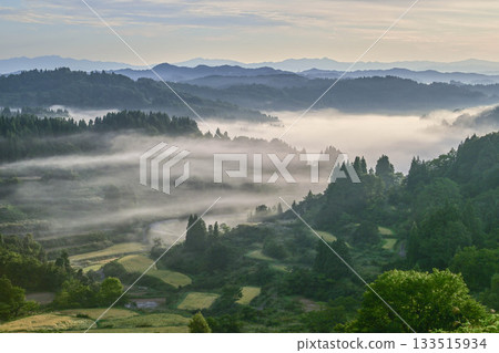 Morning view of Hoshi Pass with a sea of clouds 133515934