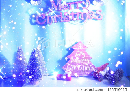 Snowy Christmas tree 133516015