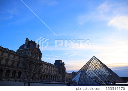 Louvre Museum Louvre Museum 133516370