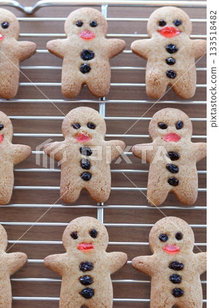 Ginger Man Cookie 133518482