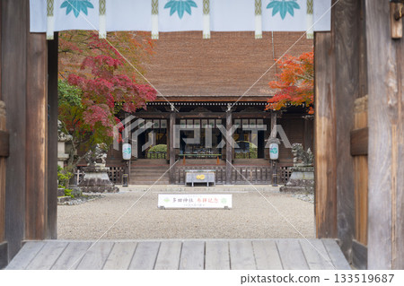 多田神社－從瑞神門眺望的參拜殿－秋季紅葉季 133519687