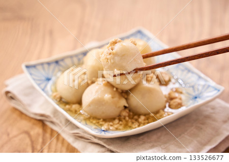 芋頭配雞肉末和豆醬 芋頭配雞肉末和豆醬 133526677