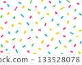 可愛的節日圖案，飄落的粉彩色紙屑，華麗的背景，五彩繽紛的紙屑散落在黑色背景上，還有彎曲的絲帶和裝飾品。 133528078