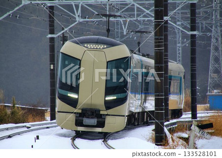 Conquering the snow-covered Nikko "Limited Express Highway"... [Limited Express Liberty] 500 Series 133528101