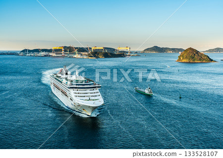 Passenger ship arriving at Nagasaki Port (Dream) from Megami Bridge [Nagasaki City] 133528107