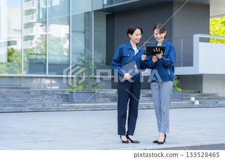 Female building maintenance engineer. Filming cooperation: Sky Perfect Tokyo Media Center. 133528465