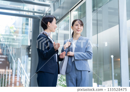 禮賓人員帶領參觀辦公室。拍攝合作：Sky Perfect 東京媒體中心 133528475