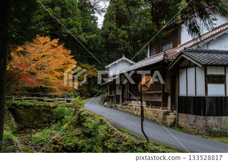 秋天的石見銀山 - 大森銀山地區的街景 133528817