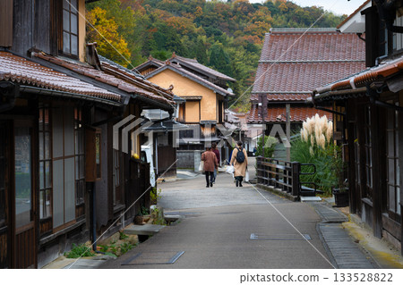Iwami Ginzan in autumn - Townscape of the Omori Ginzan area 133528822