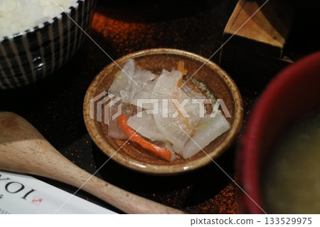 一小碗日式醃蘿蔔 一小碗日式醃蘿蔔 133529975