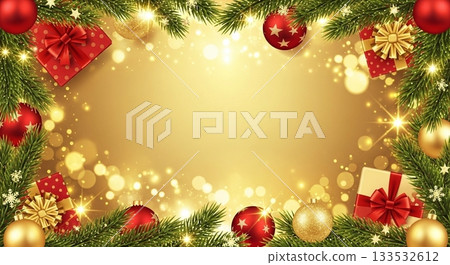 精美的聖誕相框，周圍環繞著金色的彩燈、裝飾品和杉樹枝。 133532612