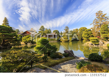 Japanese garden that shines in autumn leaves (Kyoto Katsura Imperial Villa) Japanese garden that shines in autumn leaves (Kyoto Katsura Imperial Villa) 133537512