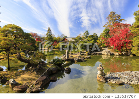 Japanese garden that shines in autumn leaves (Kyoto Katsura Imperial Villa) Japanese garden that shines in autumn leaves (Kyoto Katsura Imperial Villa) 133537707