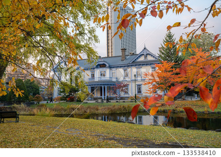 北海道中島公園秋葉荷塘秋銀杏楓樹豐平館 133538410