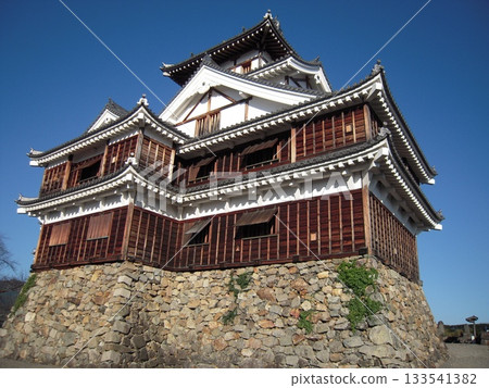 Fukuchiyama Castle's keep on a clear winter day 133541382