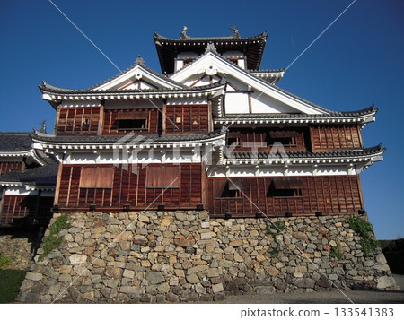 Fukuchiyama Castle's keep on a clear winter day Fukuchiyama Castle's keep on a clear winter day 133541383