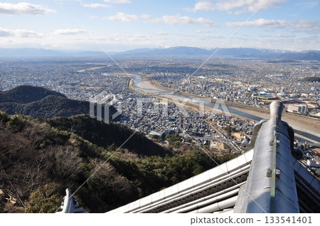 從岐阜城眺望長良川 133541401