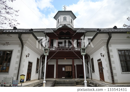 The entrance to Hakuunkan in Omihachiman, Shiga Prefecture 133541431