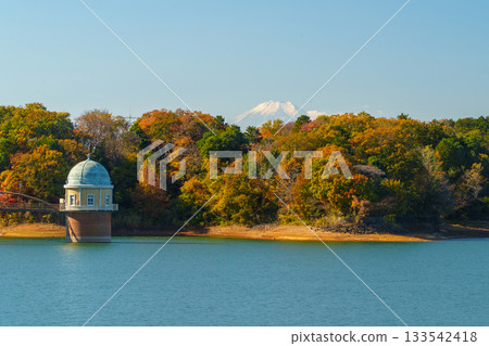 Lake Tama with leaves, water intake tower and Mount Fuji Lake Tama with leaves, water intake tower and Mount Fuji 133542418