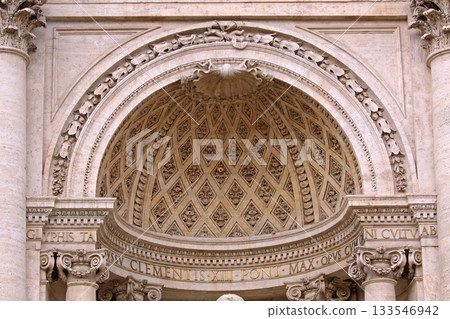 Trevi Fountain Arch 133546942