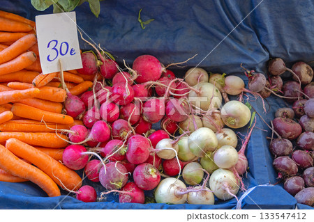 Radish Farmers Market 133547412