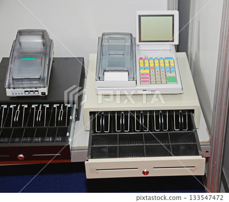 Open Empty Cash Register Open Empty Cash Register 133547472