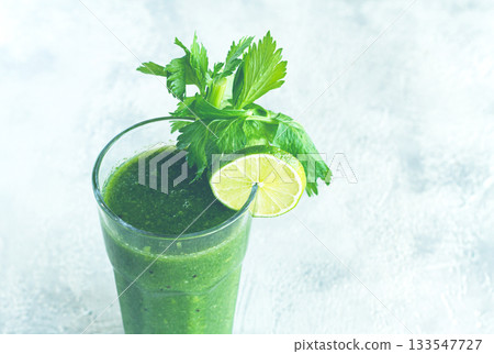 glass with green smoothie, celery and spinach, apple and kiwi, cucumber, vegetable smoothie, breakfast, homemade, no people, glass with green smoothie, celery and spinach, apple and kiwi, cucumber, vegetable smoothie, breakfast, homemade, no people, 133547727