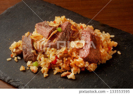garlic steak rice 133553595