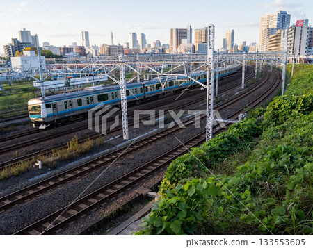 【京濱東北線】清晨開往東京方向的列車 【京濱東北線】清晨開往東京方向的列車 133553605