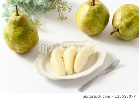 La France pears from Yamagata Prefecture, sliced and arranged on a plate 133555077