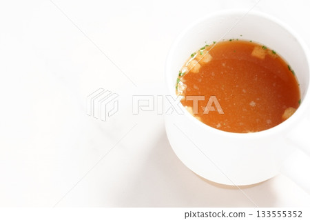 熱洋蔥清湯 熱洋蔥清湯 133555352