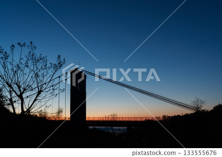 風之懸索橋,冬日日出,神奈川縣 風之懸索橋,冬日日出,神奈川縣 133555676