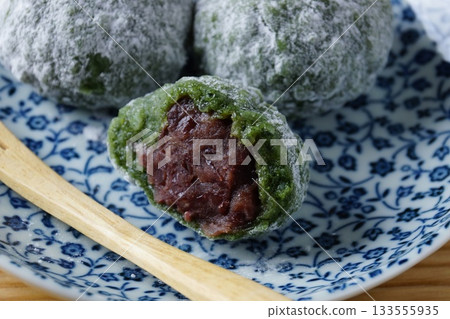 Wormwood Mochi 133555935