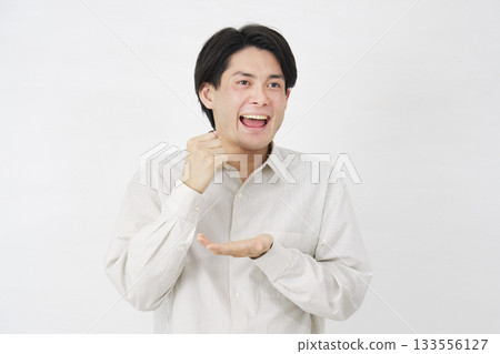 Man in his 20s, inspiration, white background 133556127