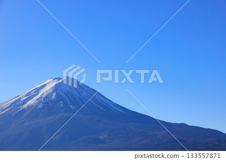 New Year's Mount Fuji and blue sky seen from Oishi Park New Year's Mount Fuji and blue sky seen from Oishi Park 133557871