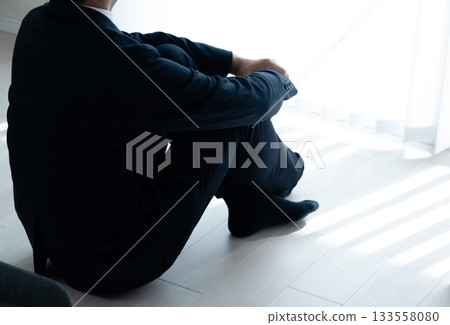 憂鬱的中年商人 133558080