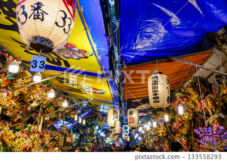 Shinjuku Hanazono Shrine Otori Festival, Tori no Ichi, lucky rakes on the day of the rooster, scenery from the rake market Shinjuku Hanazono Shrine Otori Festival, Tori no Ichi, lucky rakes on the day of the rooster, scenery from the rake market 133558293