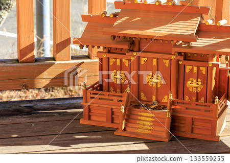 三坂峠處的一座小型神社 三坂峠處的一座小型神社 133559255