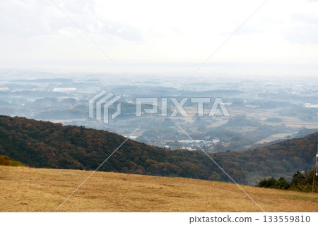 [Viewing south from the top of Asahi Pass Observation Park in Suigo-Tsukuba Quasi-National Park, Tsuchiura City] 133559810