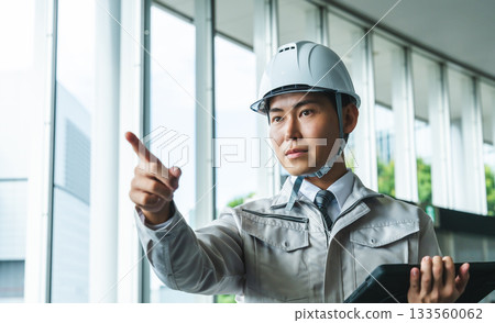 General contractor-related men's business 133560062