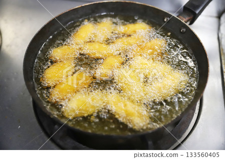 炸牡蠣、冷凍食品、沙拉油、油炸食品 133560405