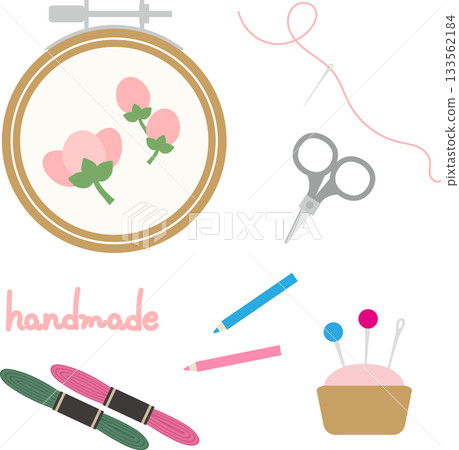 刺繡工具插畫組：繡框、繡線、繡針、粉筆等。 133562184