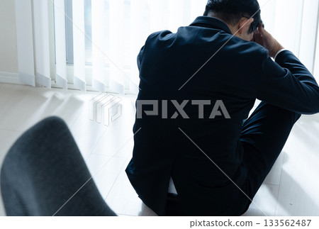 憂鬱的中年商人 133562487